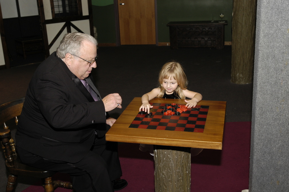 Barry and Leah playing checkers