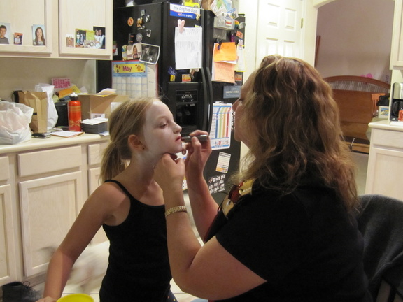 Mom the makeup artist